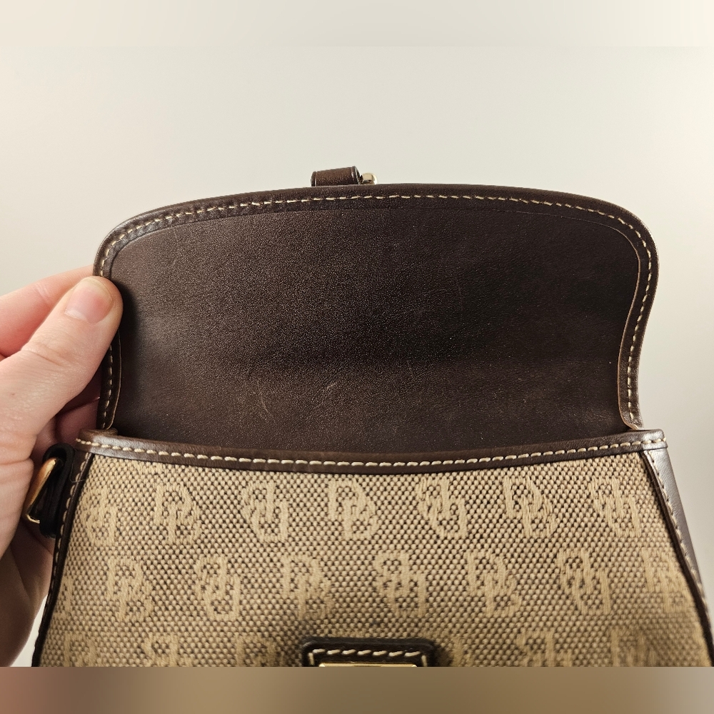 Dooney & Bourke Signature Db Wristlet Brown & Tan… - image 5